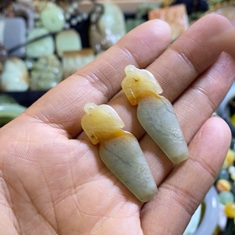 岫玉银S925镶嵌耳环一对