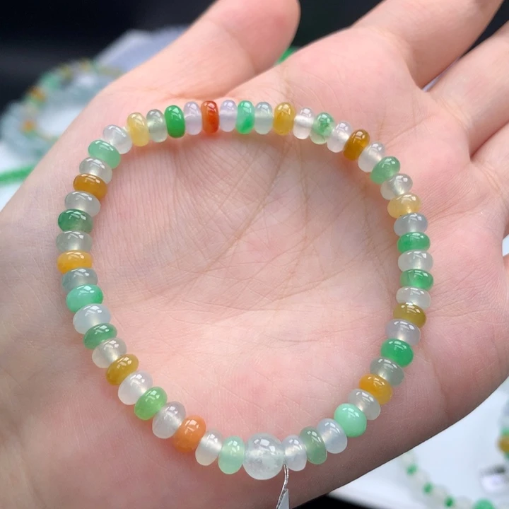 翡翠手镯未镶嵌翡翠