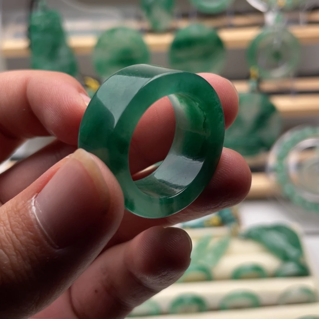 石英质玉合金戒指