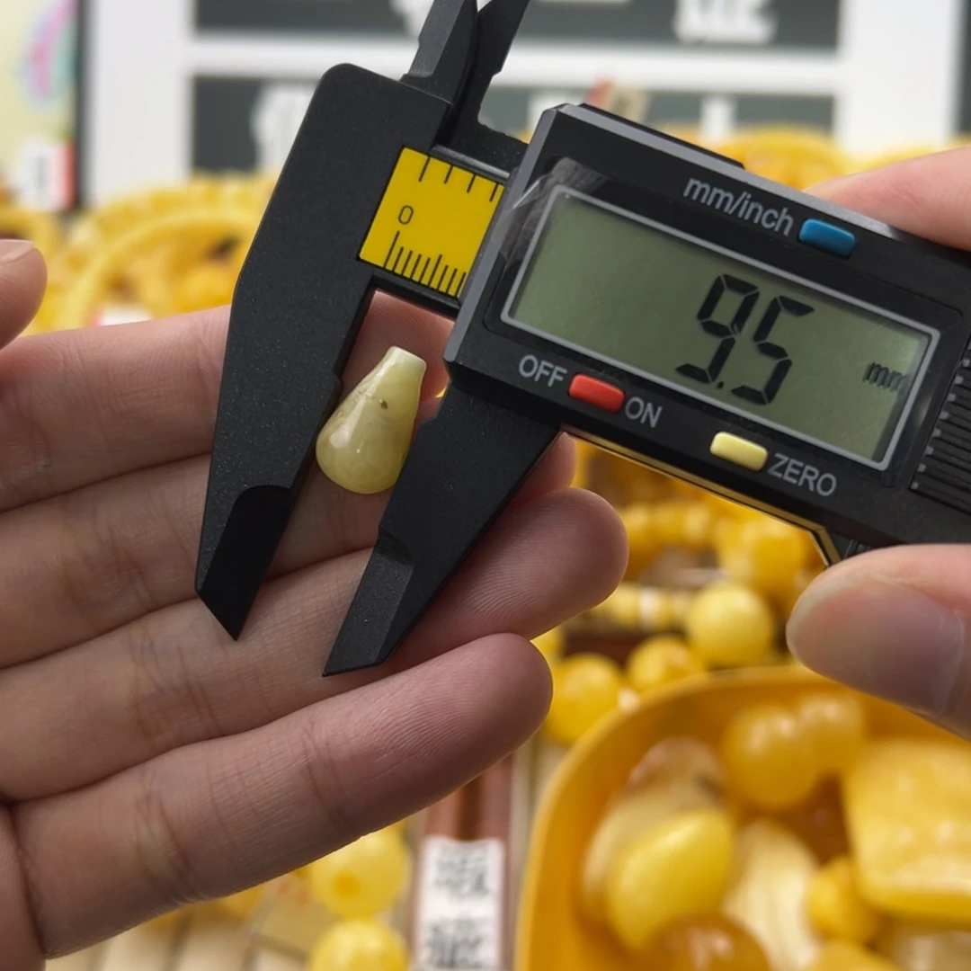 未镶嵌琥珀珠宝奇石