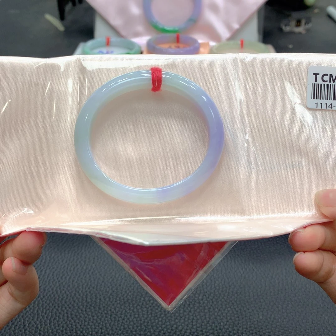 翡翠未镶嵌手镯贵妃