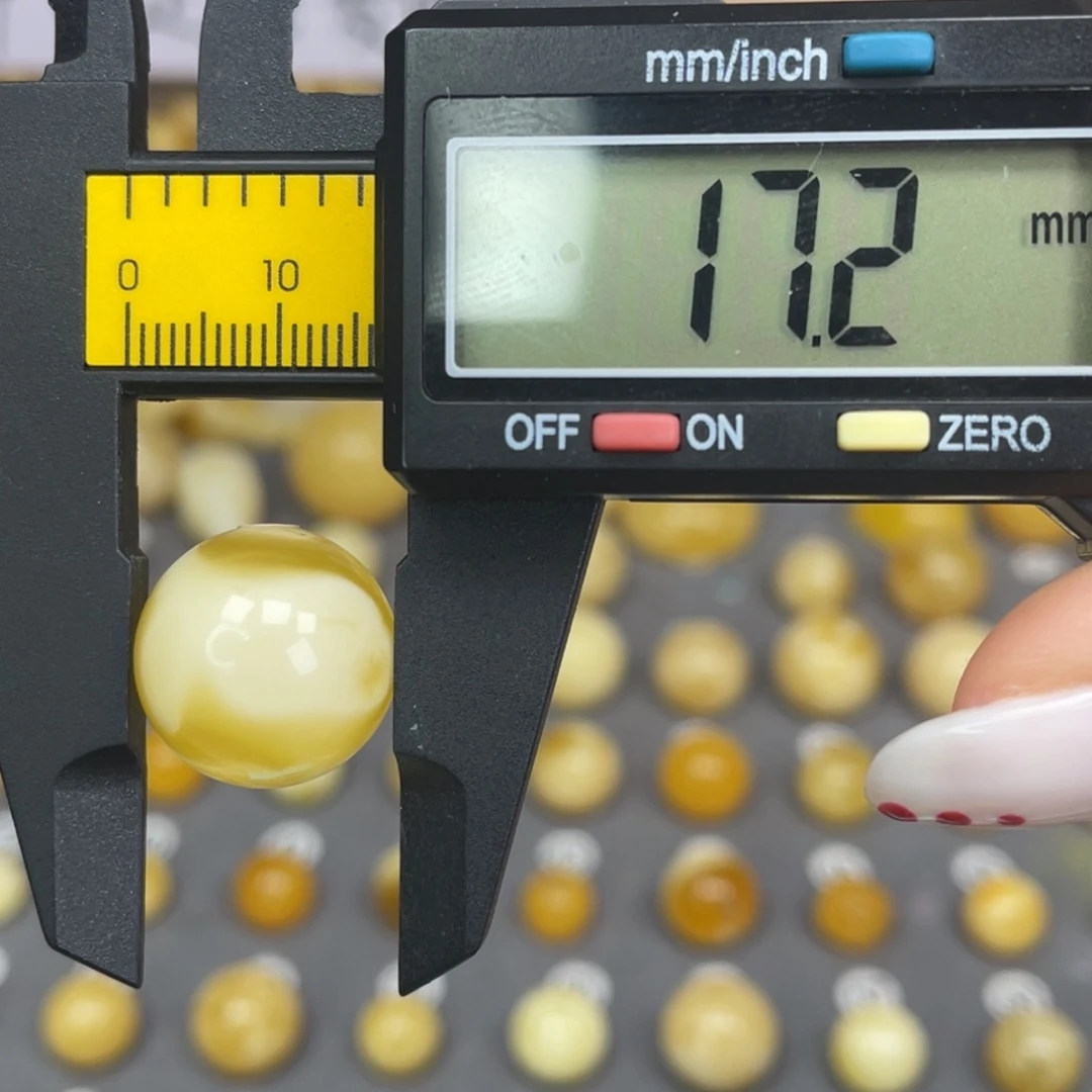 蜜蜡未镶嵌裸石77