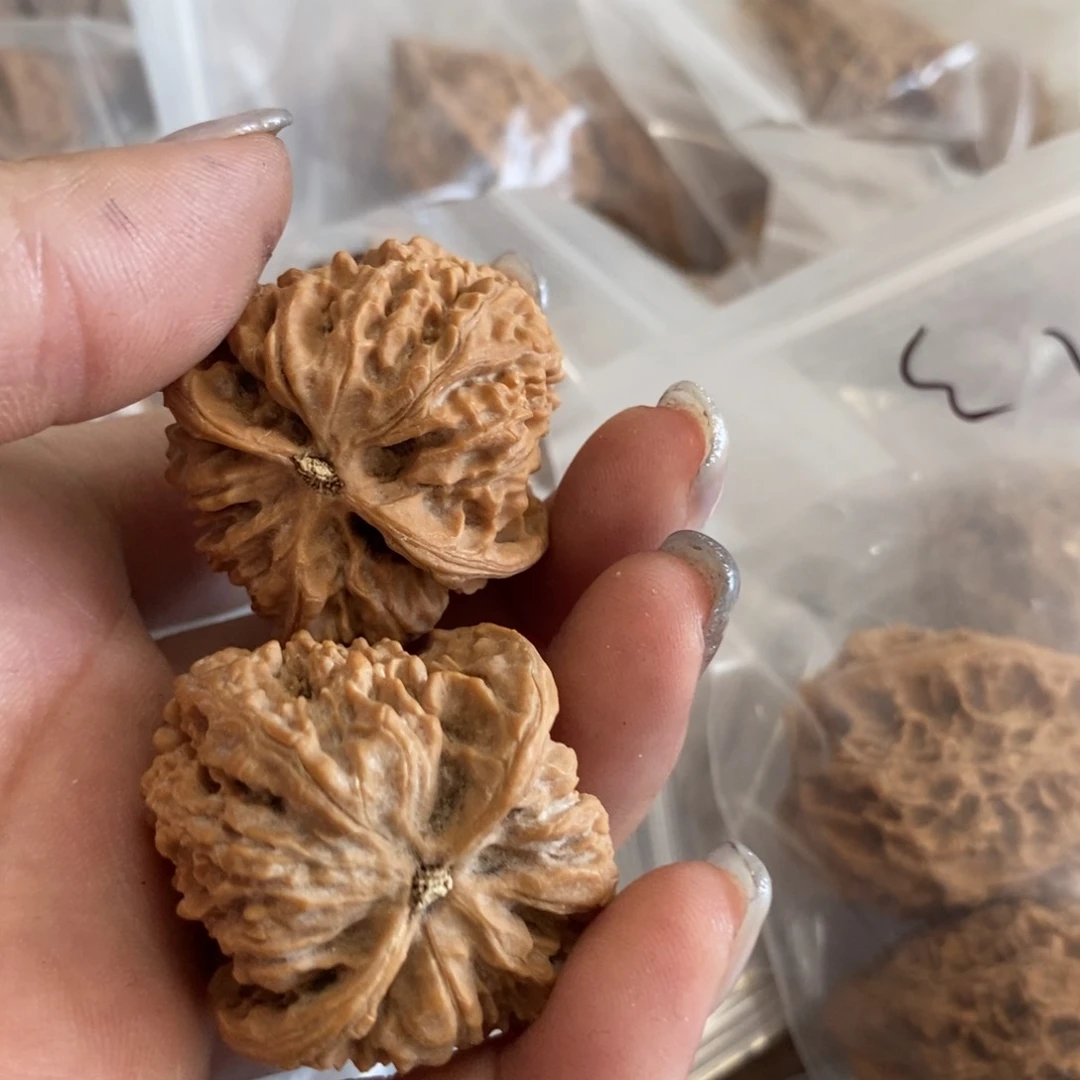 文玩核桃吊坠马蹄