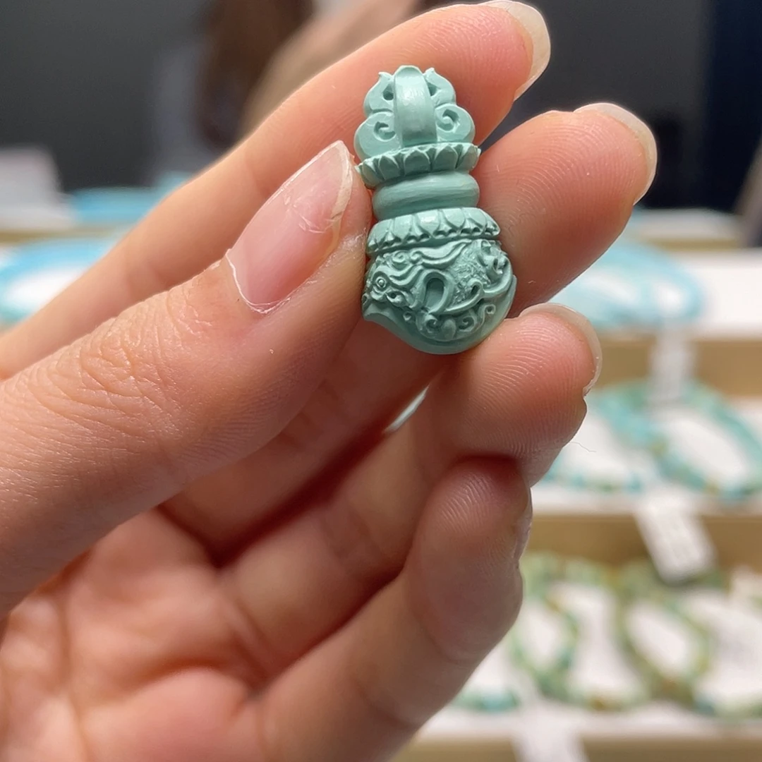 绿松石未镶嵌珠宝奇石