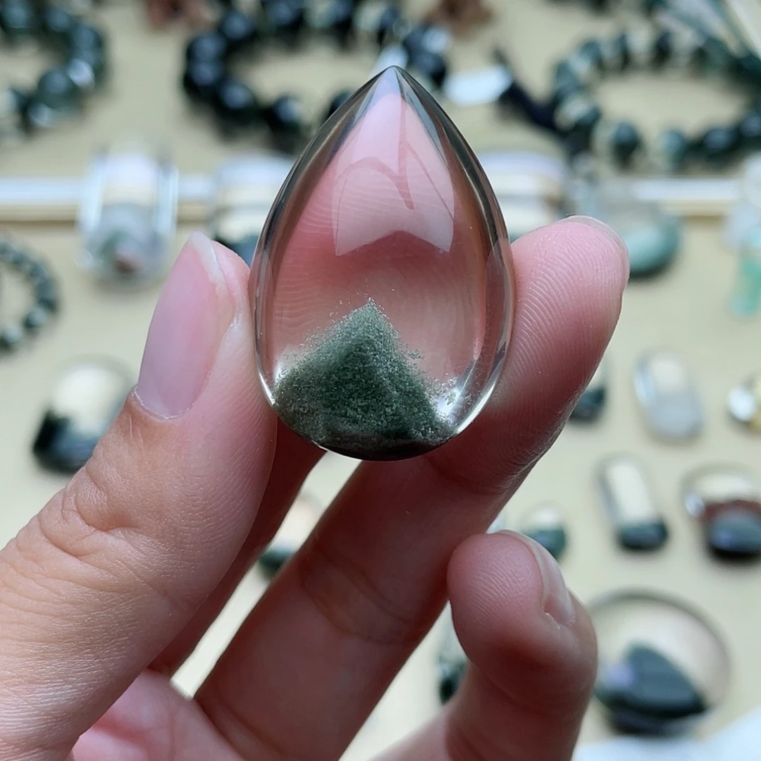 水晶颈饰未镶嵌绿幽灵金字塔吊坠