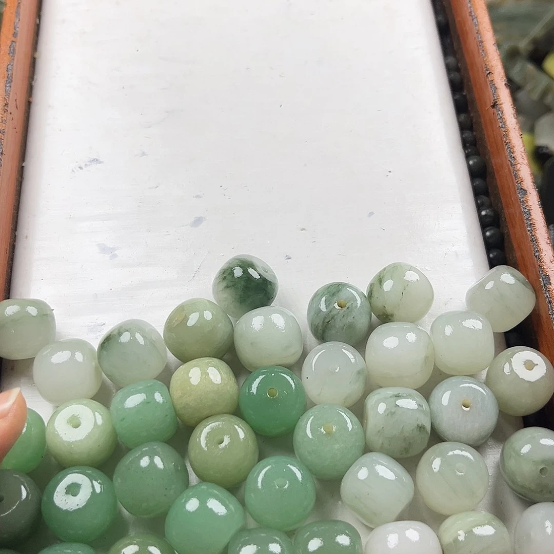 颈饰未镶嵌和田玉一*