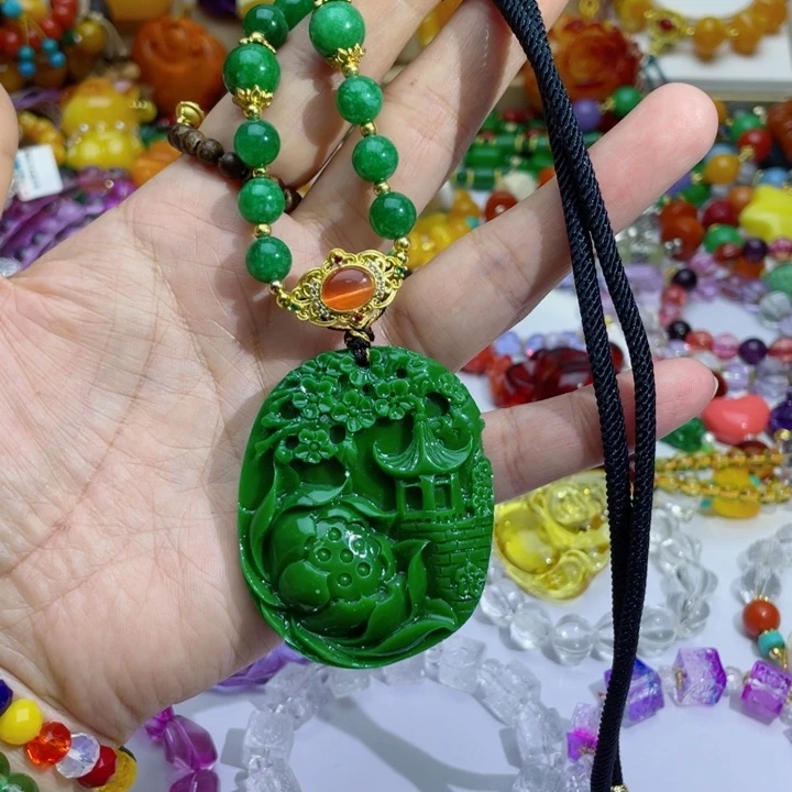 树脂制品19号雕花吊坠