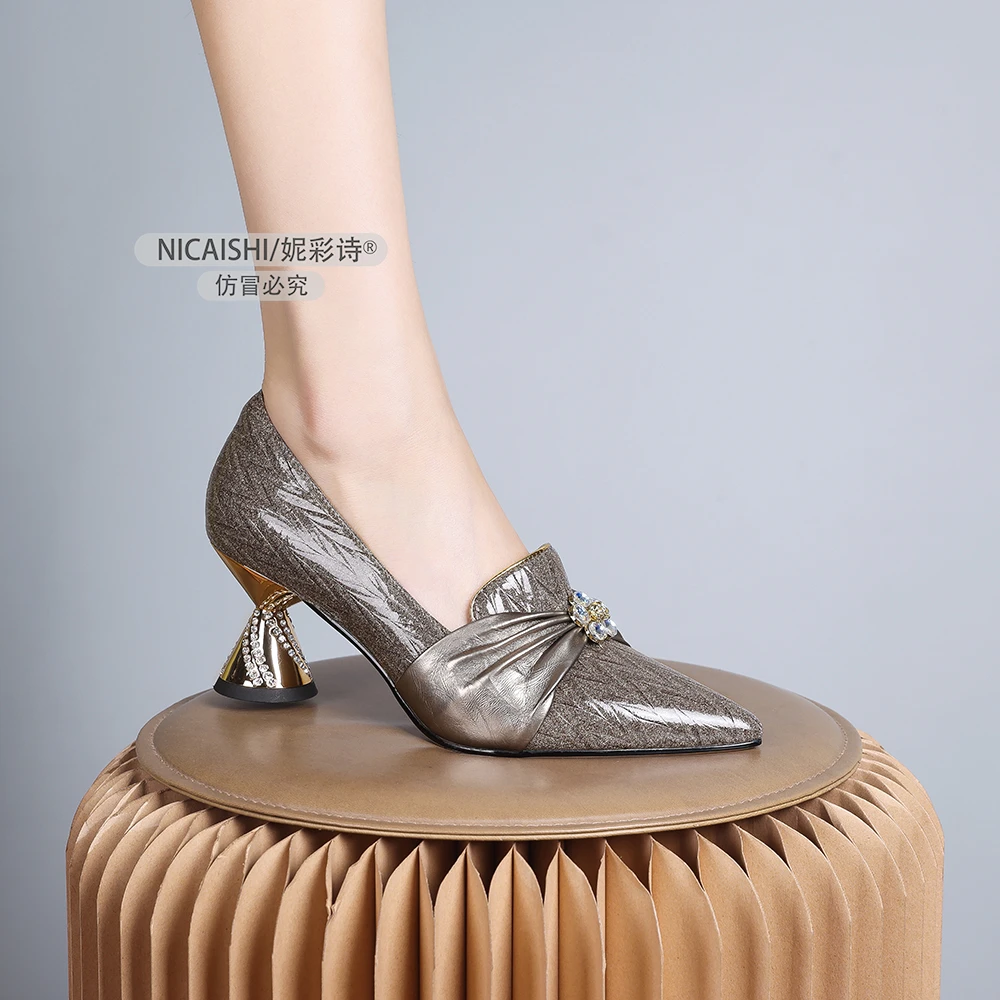 2025年新款法式百搭简约气质舒适单鞋女气质百搭粗跟舒适时尚1225