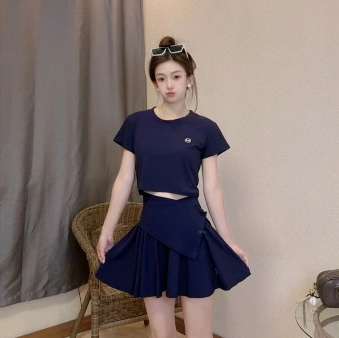 千金辣妹风运行休闲圆领短袖T恤A字半身短裙两件套