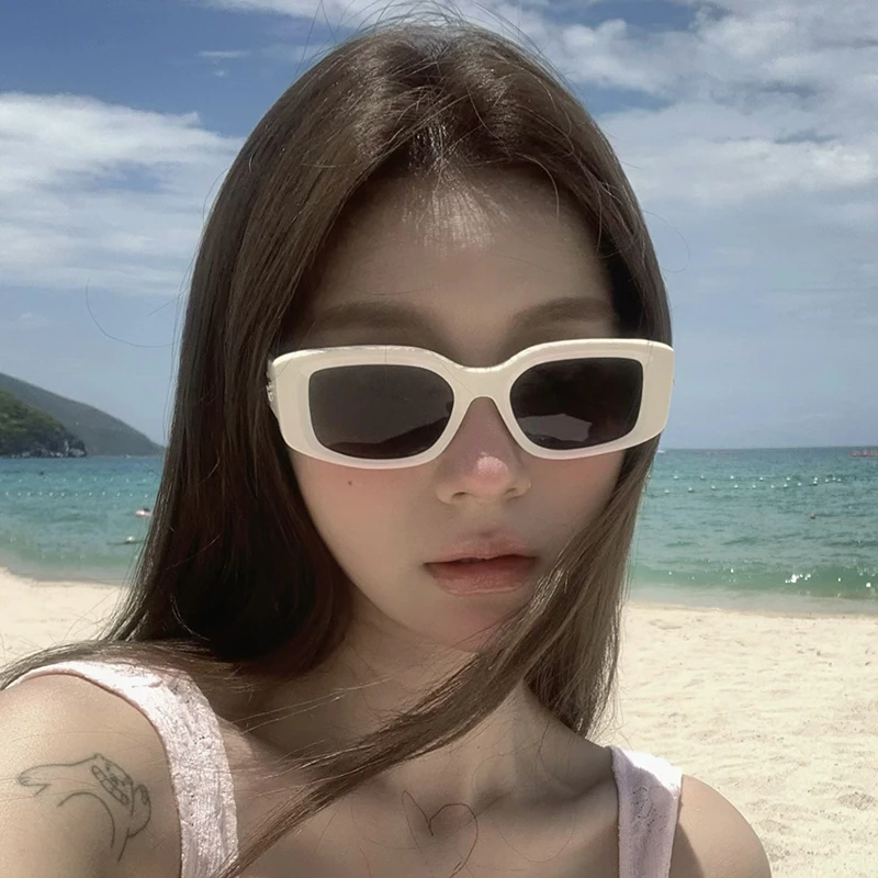 辣妹个性复古方形米白太阳镜女方圆脸显瘦防紫外线时尚街拍墨镜男