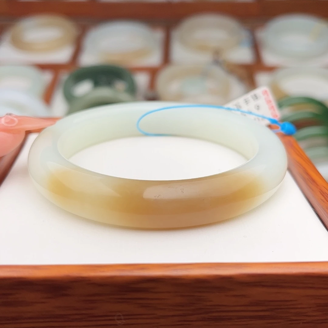 和田玉未镶嵌手镯58