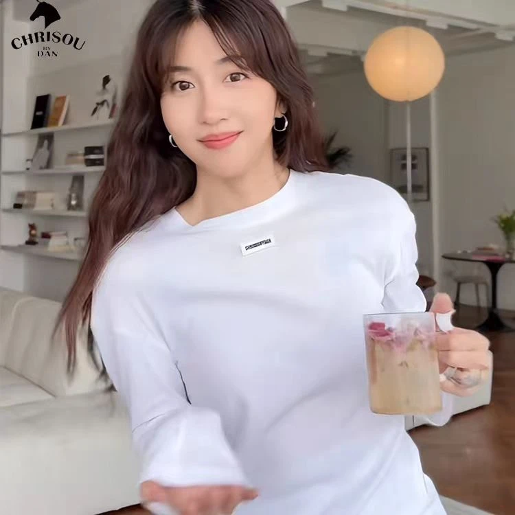 chrisoubydan欧阳丹2025秋冬简约圆领叠穿针织长袖t恤白色时尚