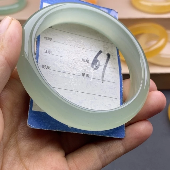 石英质玉未镶嵌手镯