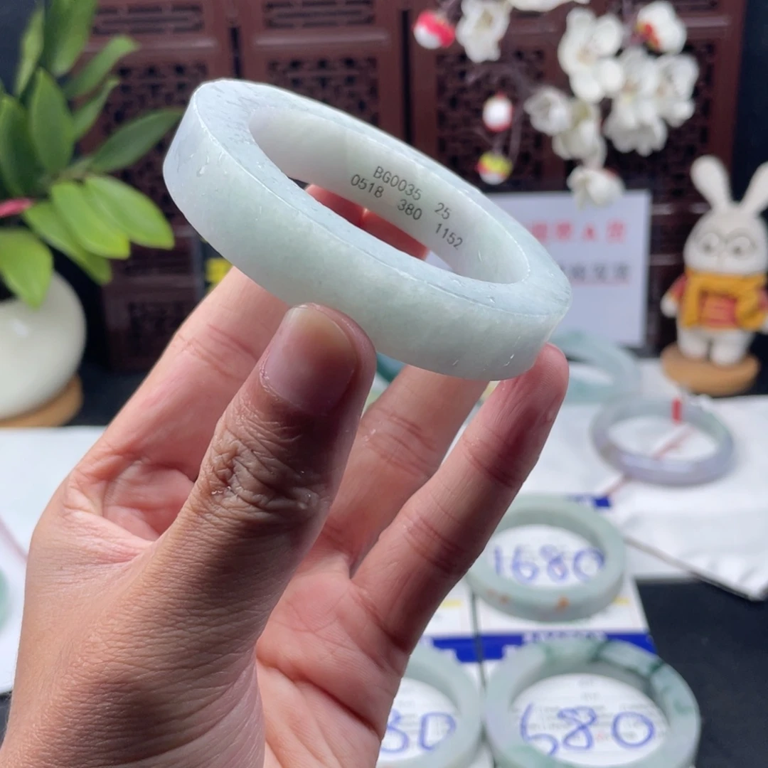 定制翡翠未镶嵌翡翠手镯定制