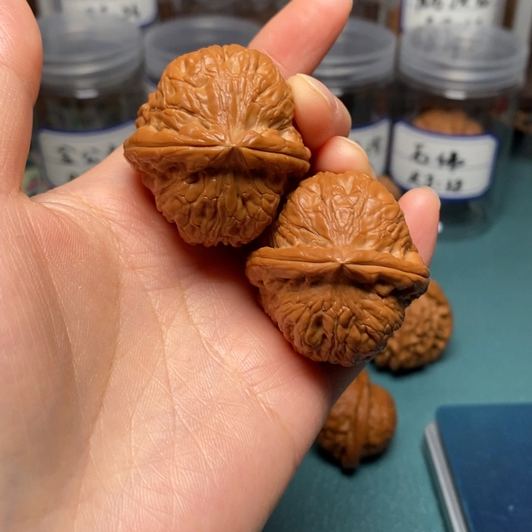 核桃37尺全品石佛