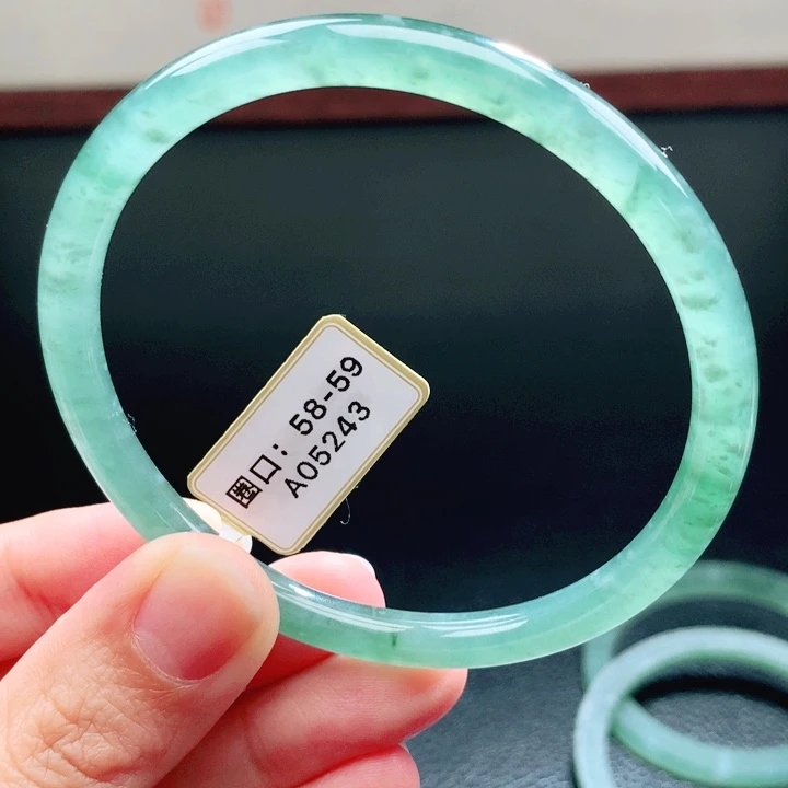 翡翠未镶嵌手镯天然手镯33