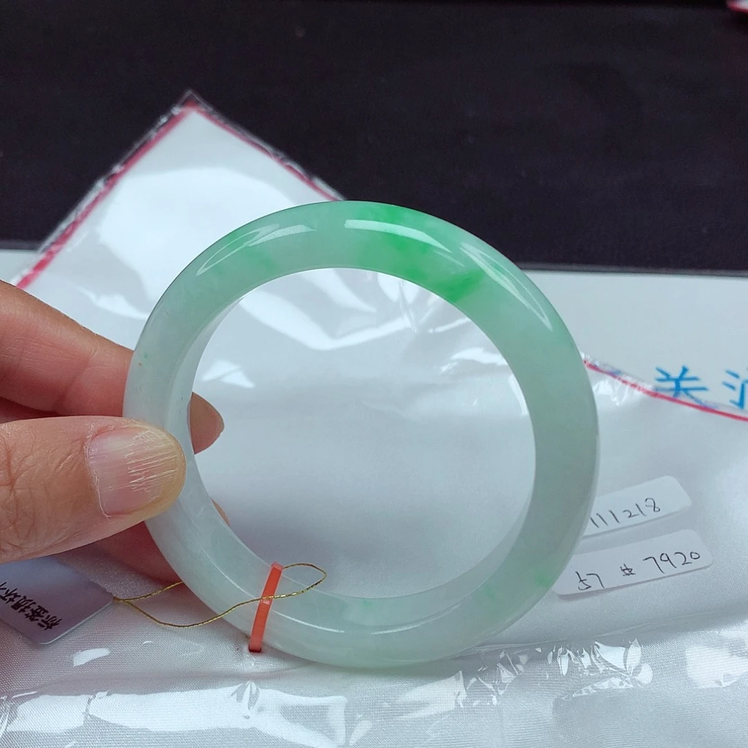 翡翠手镯未镶嵌57圈1218