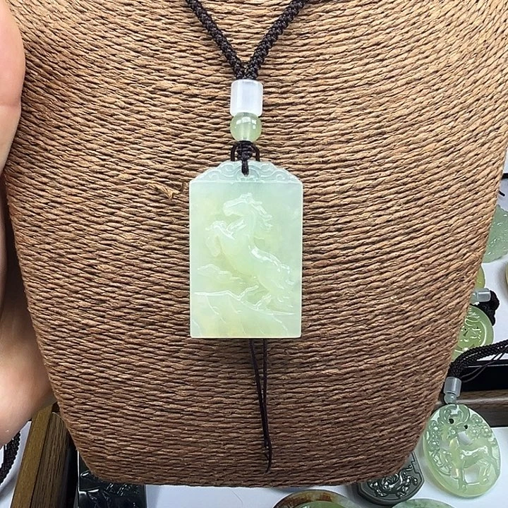 岫玉未镶嵌吊坠(不含链)