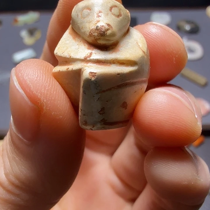 奔***牛和田玉（糖玉）未镶嵌珠宝奇石