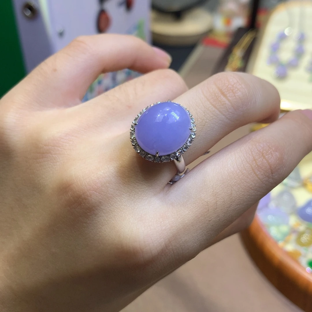 翡翠18K金镶嵌颈饰翡翠