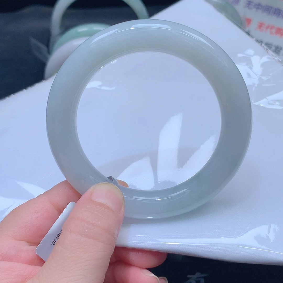 翡翠未镶嵌手镯01