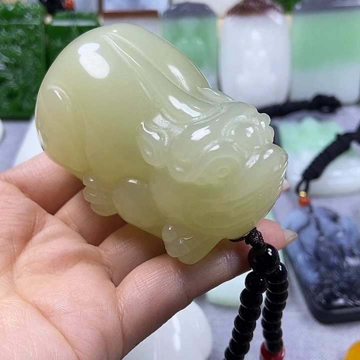 颈饰未镶嵌和田玉