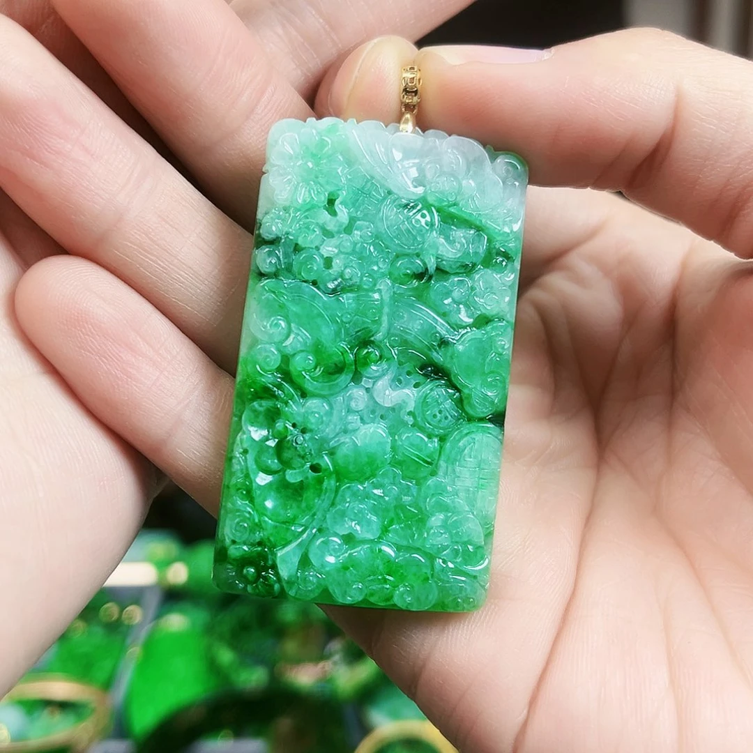 翡翠颈饰18K金镶嵌吊坠