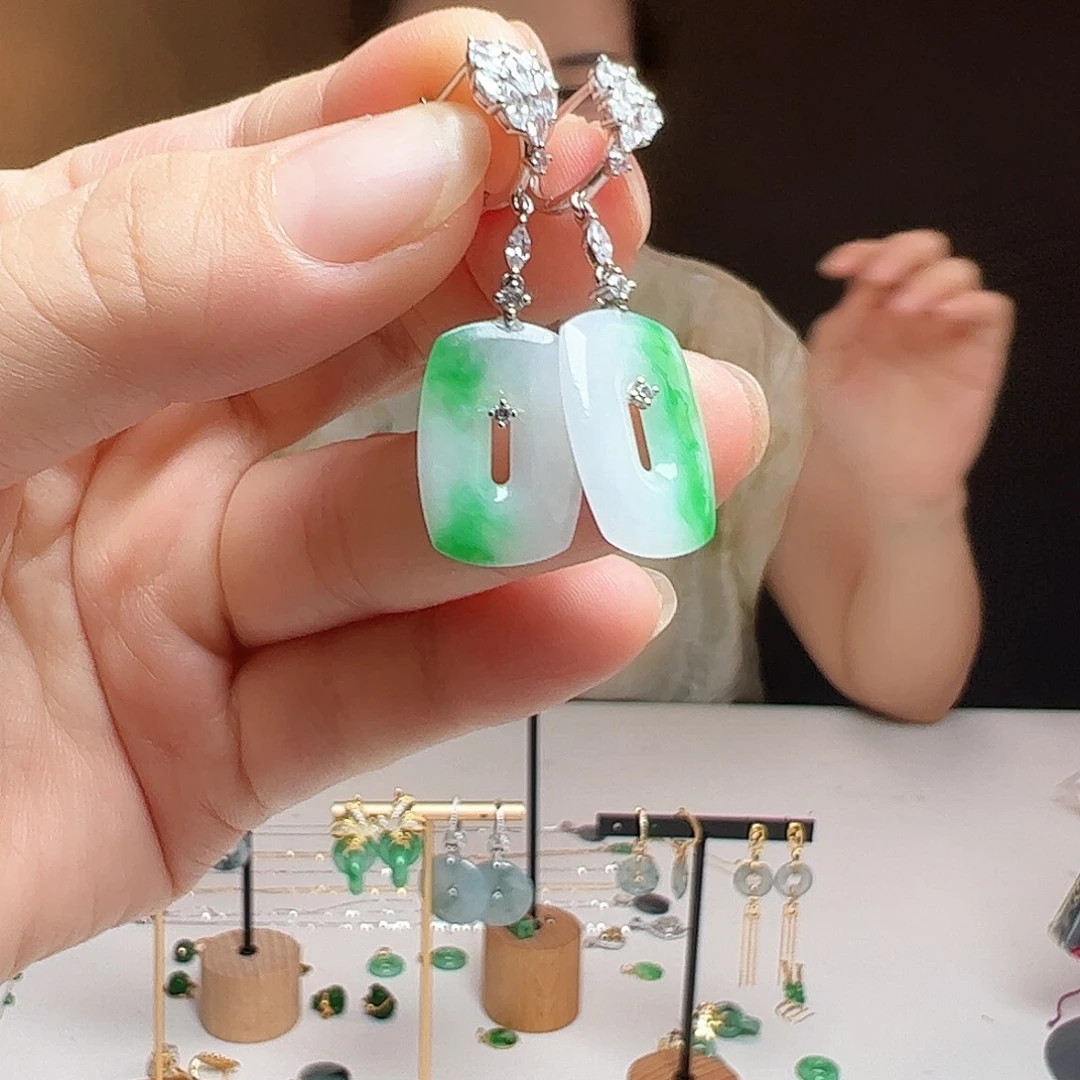 翡翠铂Pt900镶嵌耳饰天然翡翠