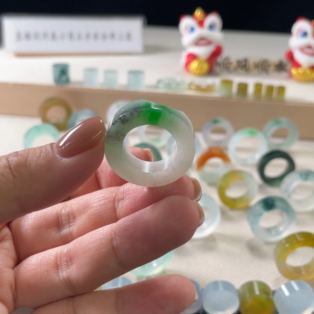 定制翡翠未镶嵌特色绿乌鸡