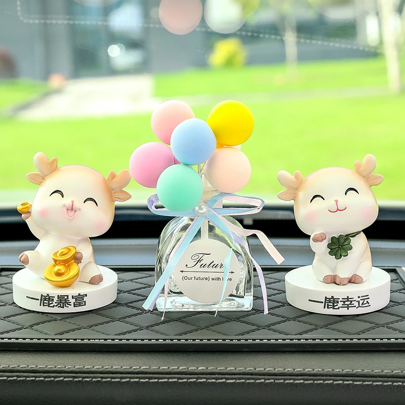汽车摆件一鹿平安车内中控台装饰用品创意网红可爱萌小鹿车载用品
