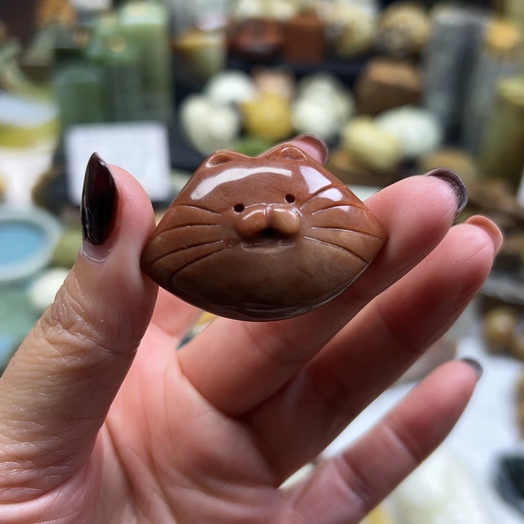 岫玉未镶嵌颈饰辽阳红猫