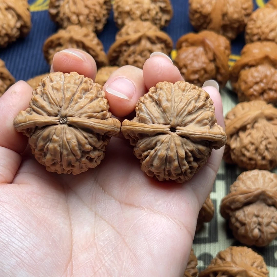 路***弘文玩核桃吊坠莲花