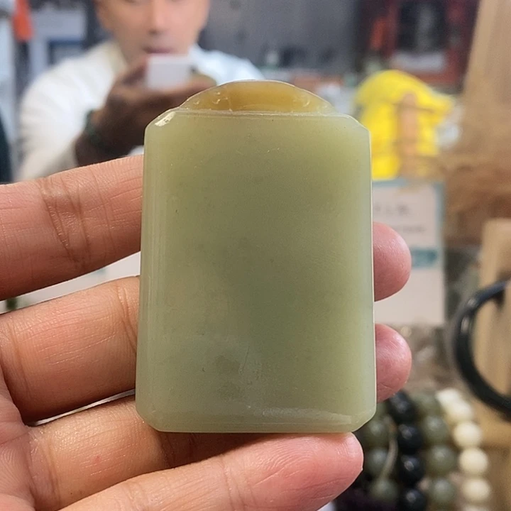 和田玉（糖玉）未镶嵌颈饰
