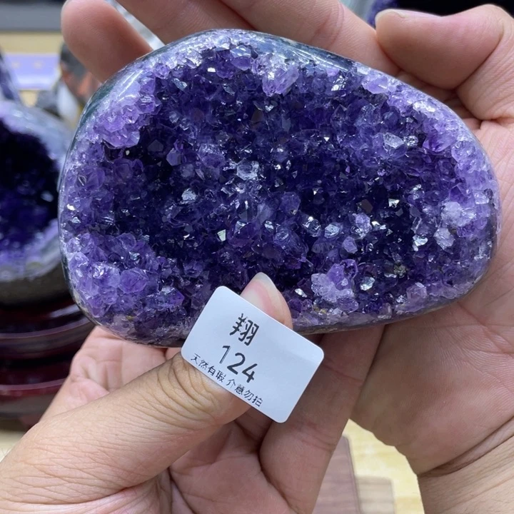 未镶嵌水晶大型摆件（非配饰）