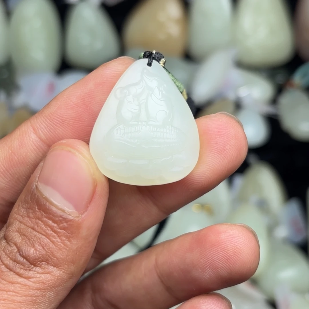 和田玉未镶嵌颈饰