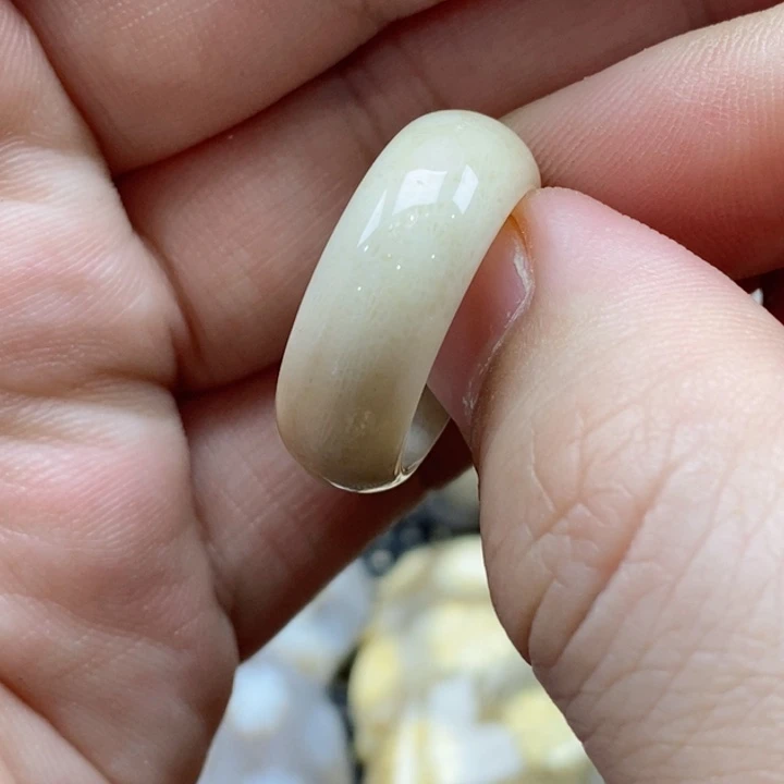 硅化珊瑚（珊瑚玉）颈饰未镶嵌自**色内经18