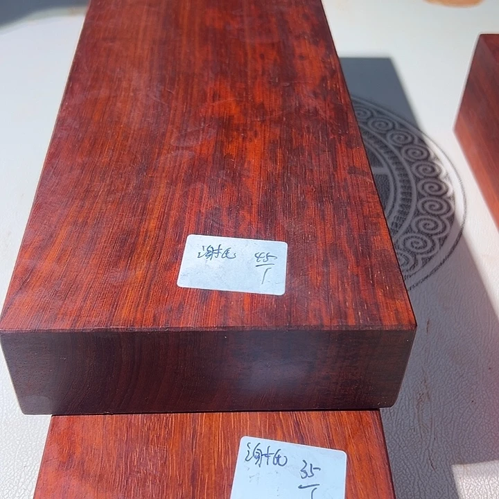 谢***销紫檀木类成套家具