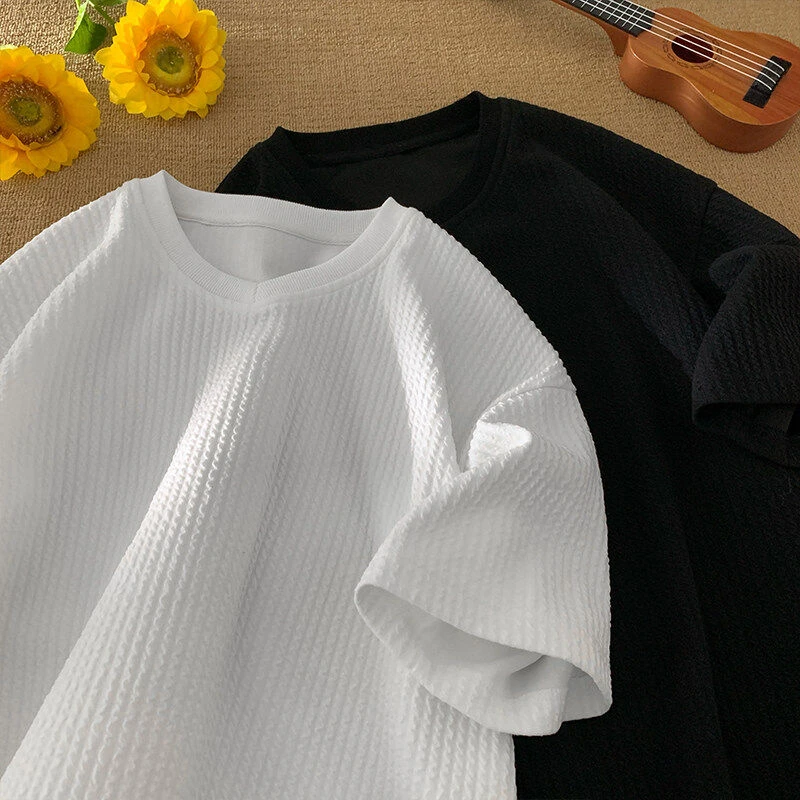 肌理感V领冰丝短袖t恤男夏季潮牌半袖青少年衣服2025新款男