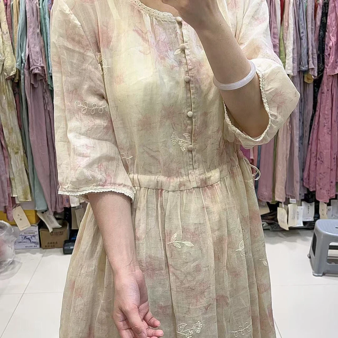 2025夏季新款苎麻刺绣本布包扣文艺复古显瘦收腰苎麻连衣裙