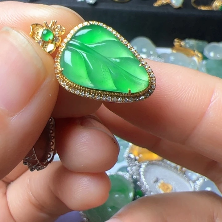 翡翠18K金镶嵌吊坠(不含链)