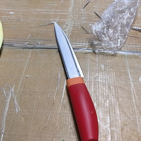 微瑕，不能明火，不锈钢slr水果刀没有礼盒红