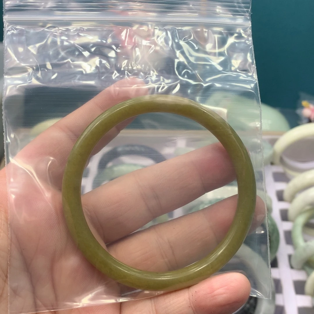 透闪石-蛇纹石玉手镯未镶嵌天*