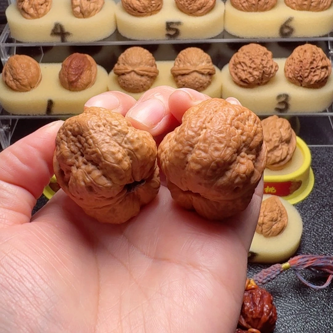 文玩核桃把件32号车