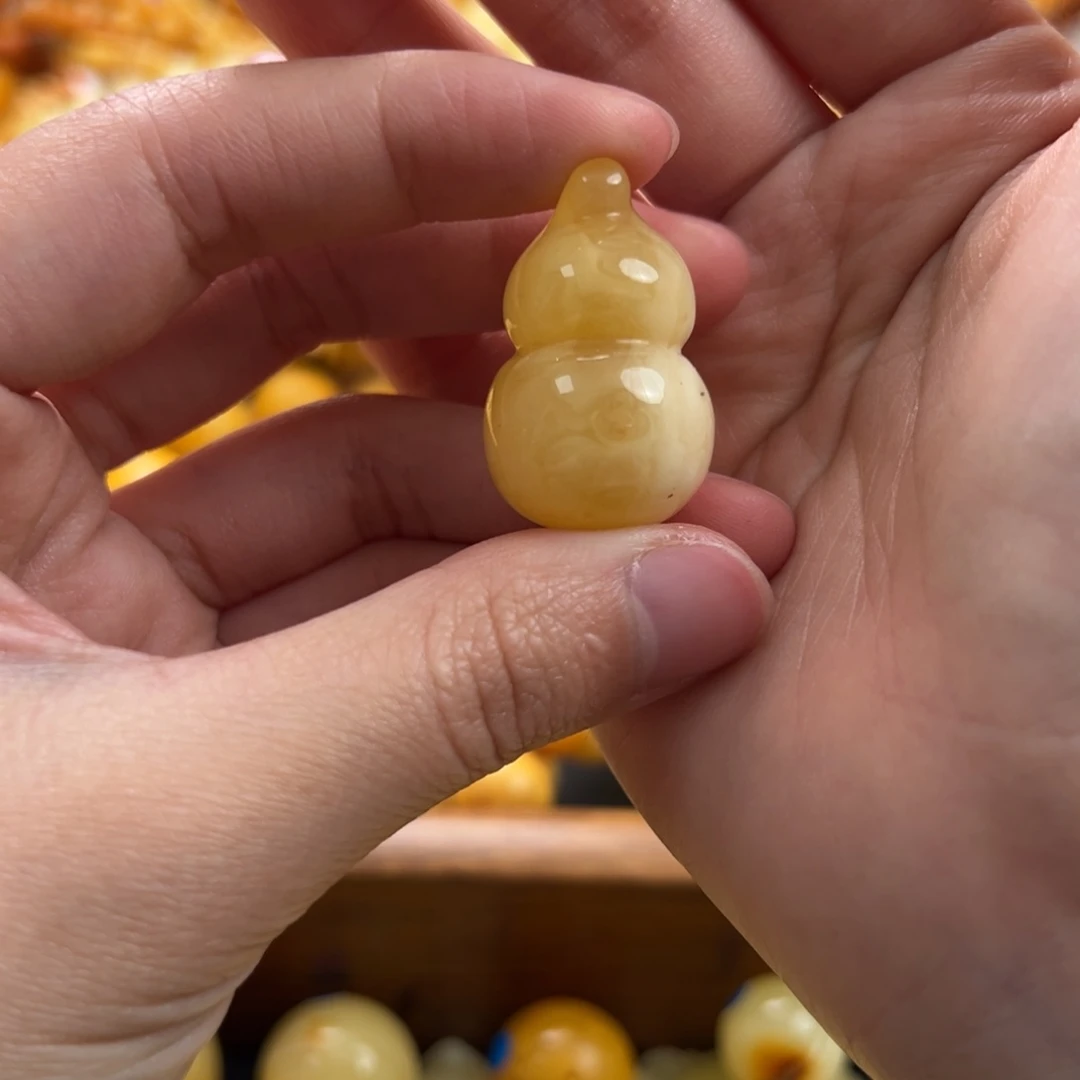 未镶嵌琥珀珠宝奇石