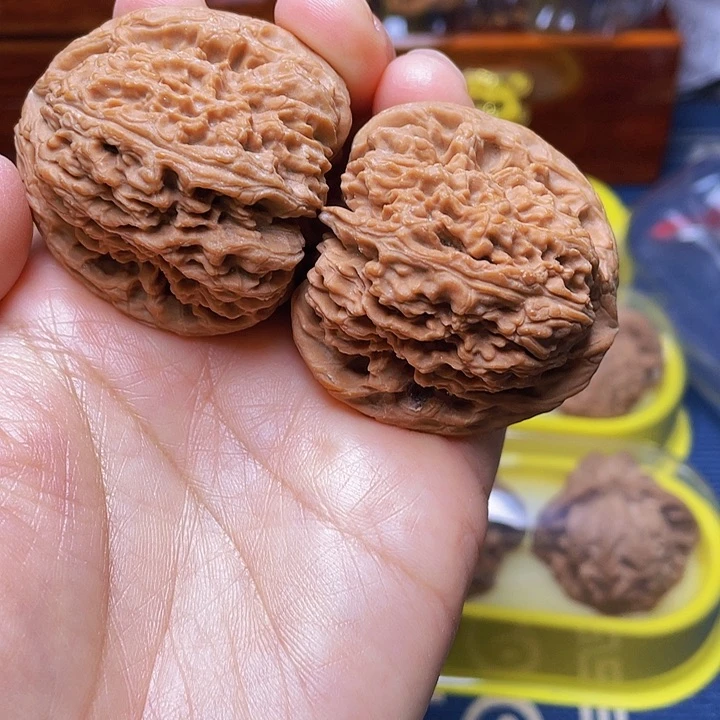文玩核桃把件南疆石