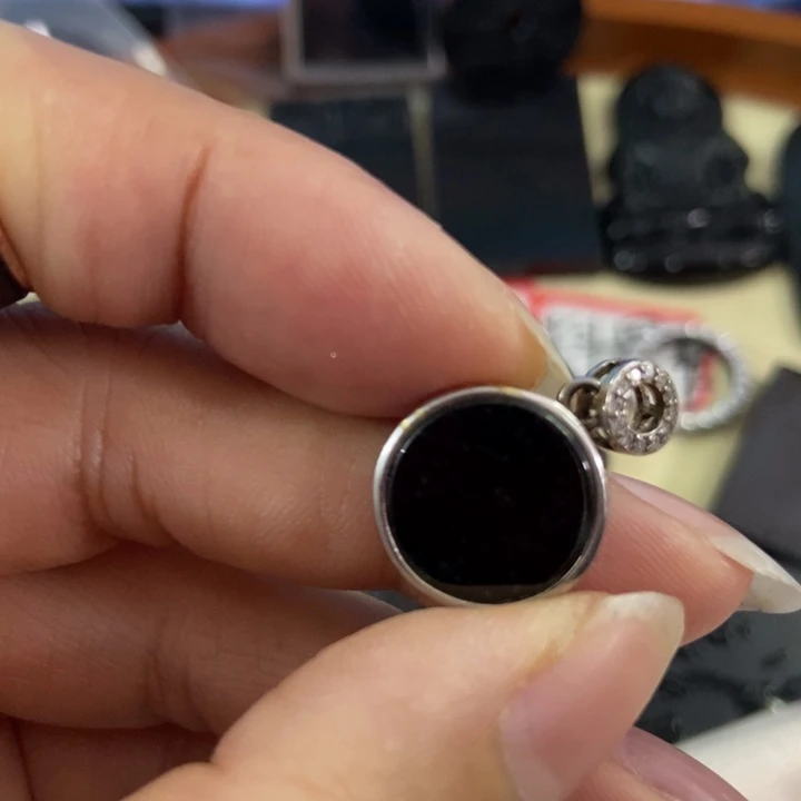 翡翠颈饰未镶嵌墨翠