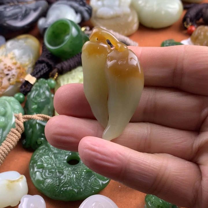 未镶嵌和田玉挂件