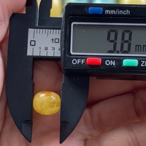 【闪购商品】未镶嵌蜜蜡裸石12杂