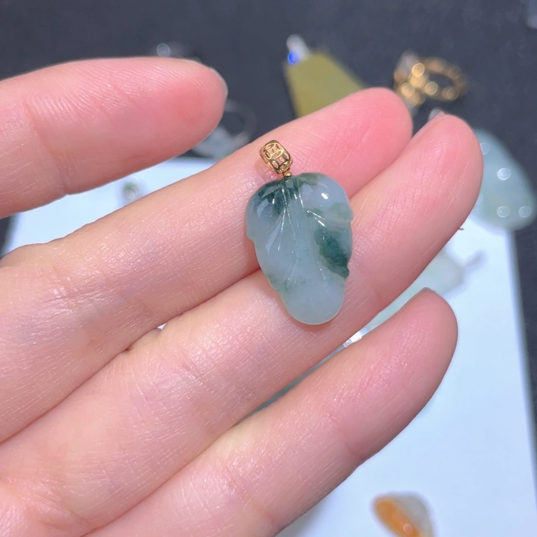 翡翠颈饰18K金镶嵌翡翠