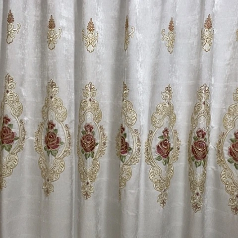 白色绣花布帘6.3 米3.3高
